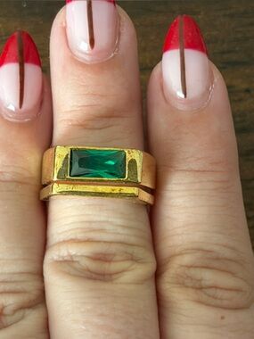 Gold Tone Ring with Emerald Green Baguette Stone - Women's Jewelry 7